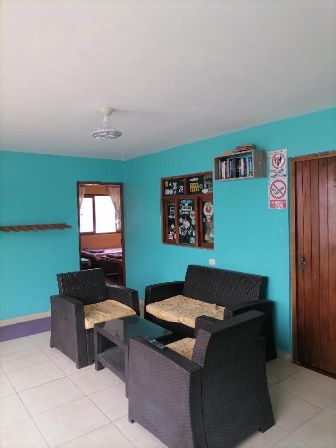 Hospedaje Restaurante El Hombre Puerto Chicama Eksteriør billede